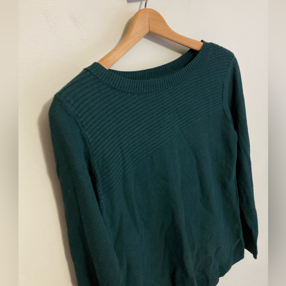 Apt. 9 Forest Green Sweater, Women’s size Medium, Crewneck